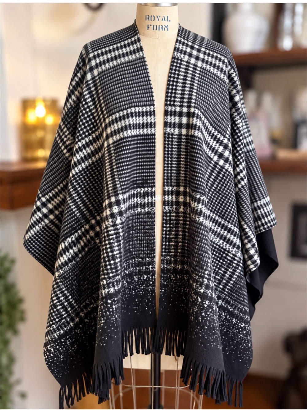 Tahari Reversible Plaid Fringe Poncho Ruana Cape Black Ivory One Size